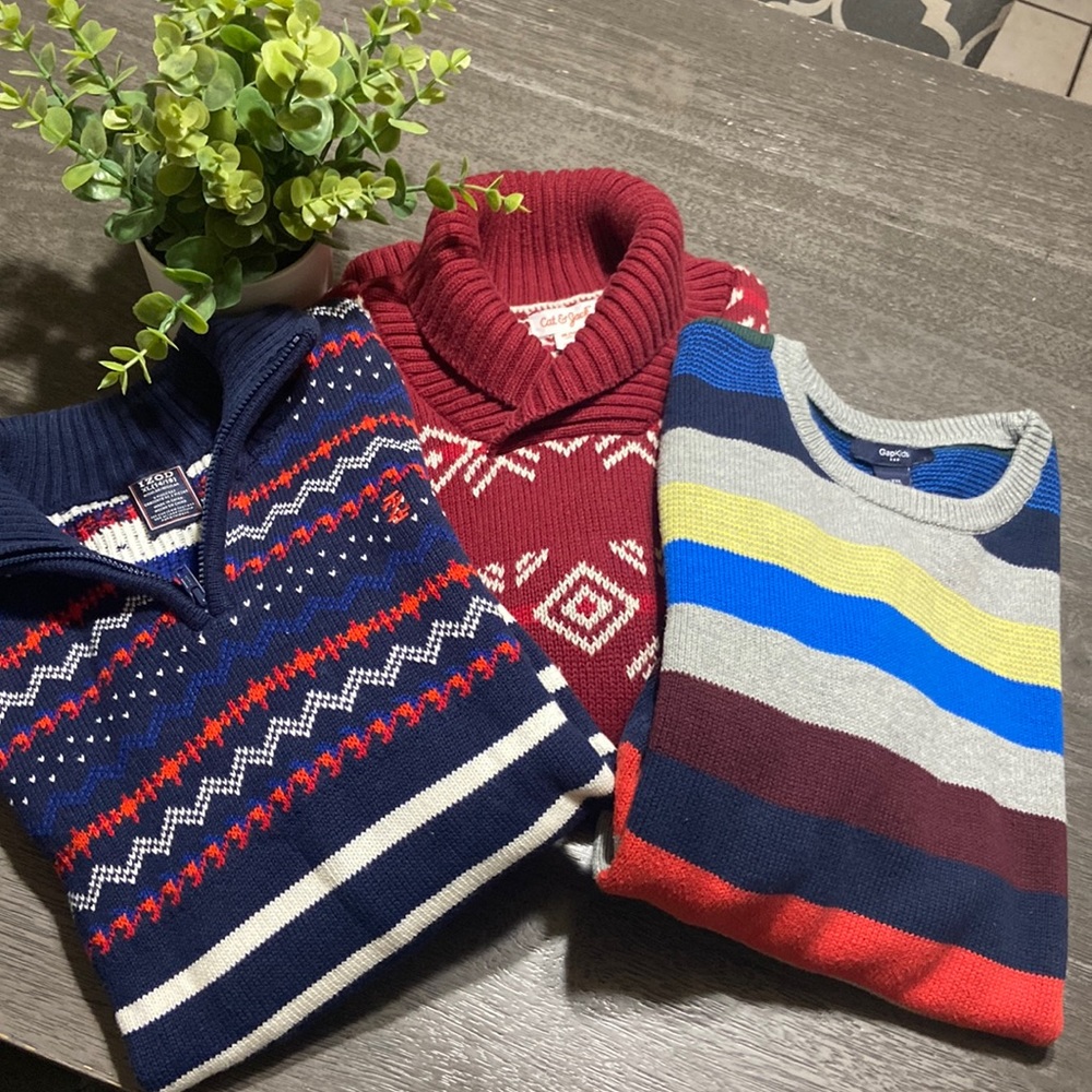 KIDS BUNDLE SWEATERS 
IZOD, CAT & JACK, and GAP